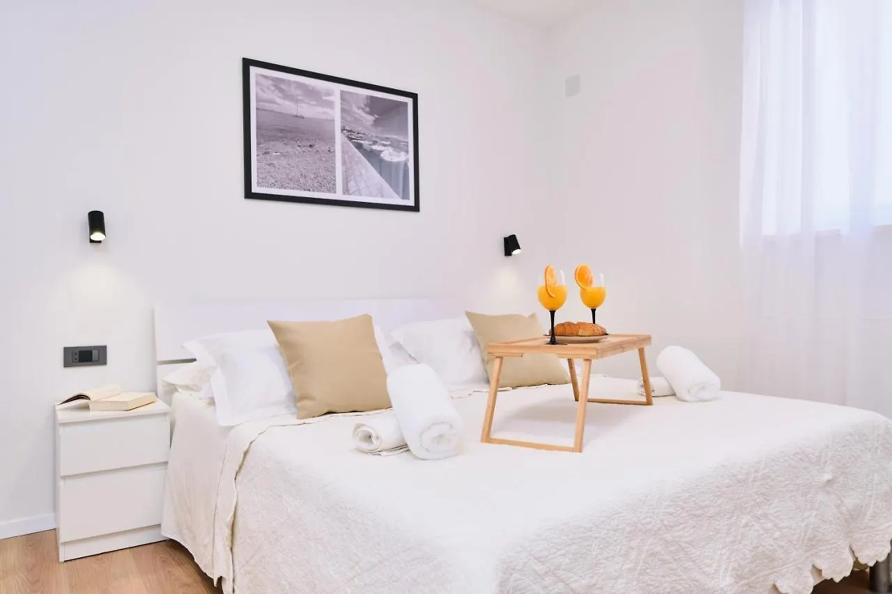 Apartment Holiday Home South Cliff Split